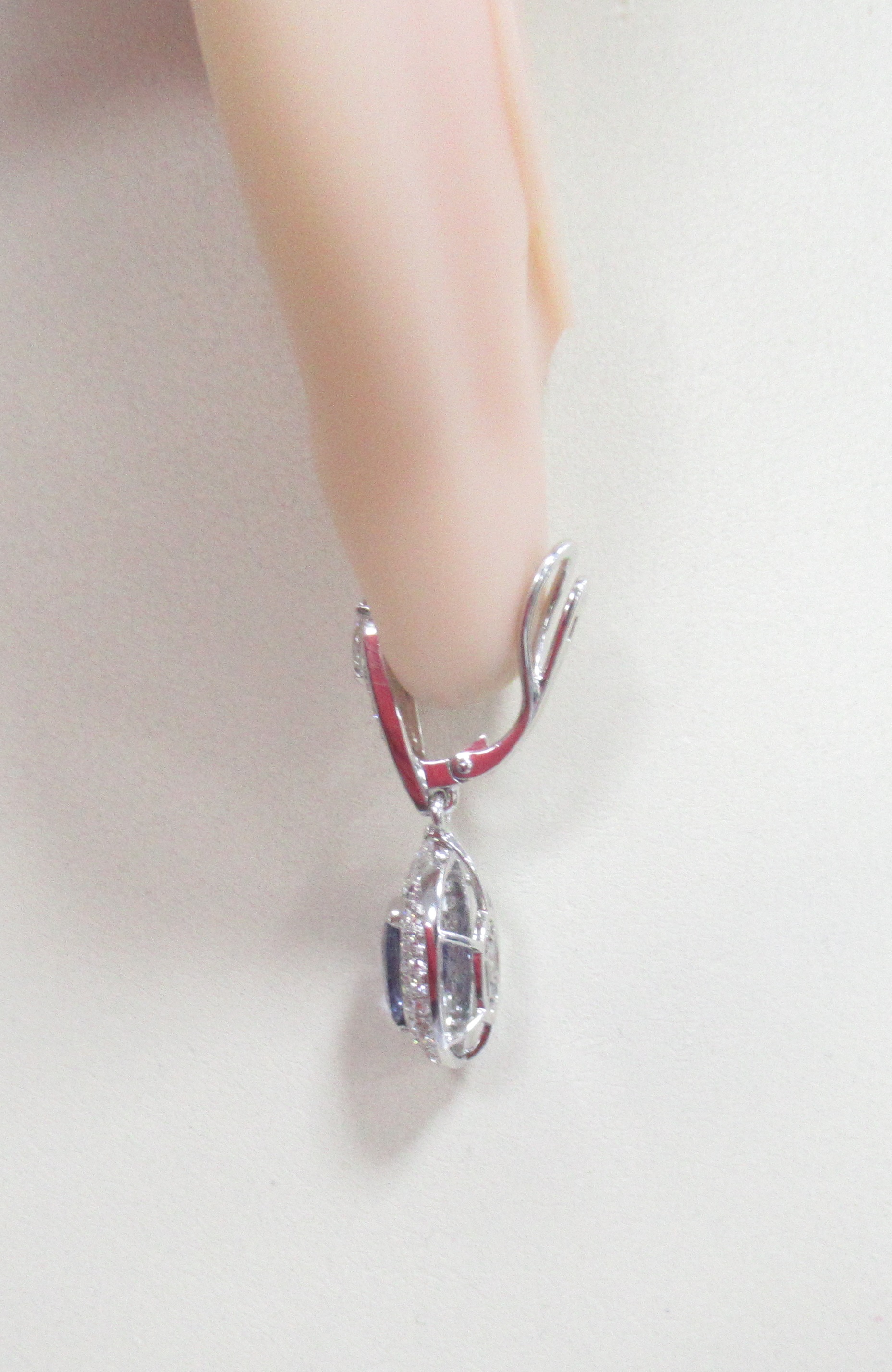Серьги из белого золота со шпинелью